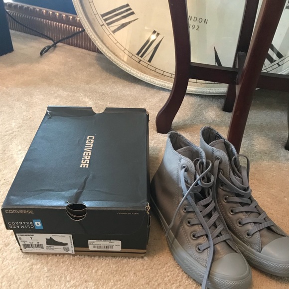 Converse Hi-Tops - Picture 2 of 8